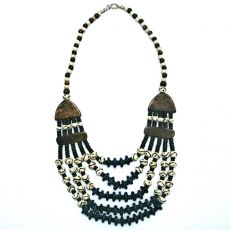 Krásný náhrdelník v domorodém stylu z Nepálu